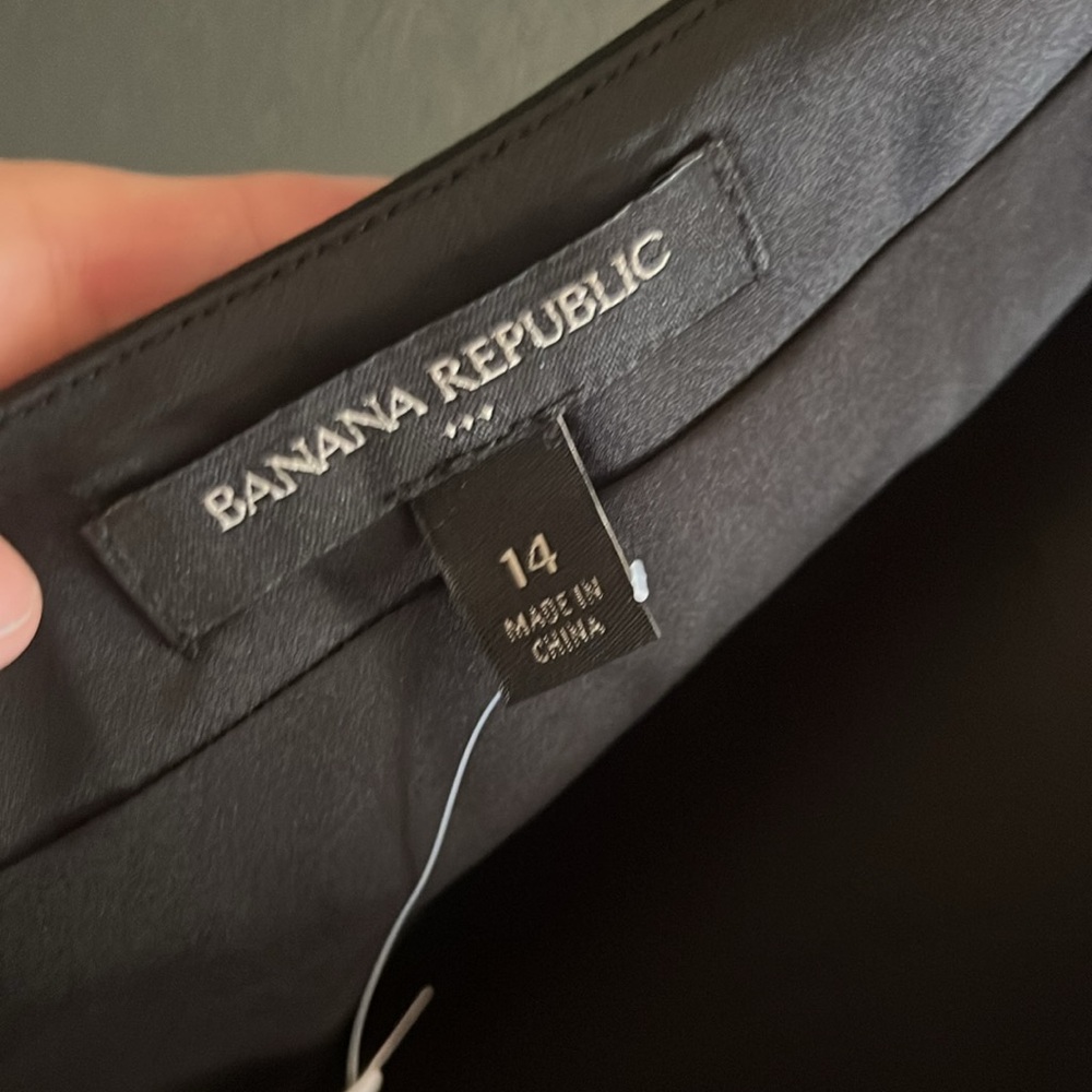 🛑 1 hour sale. NWT. Banana Republic, Size 14, Elegant Black One-Shoulder Dress - Picture 6 of 10